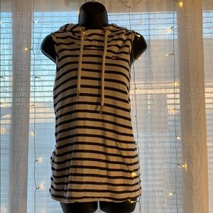 Cross back hooded shirt